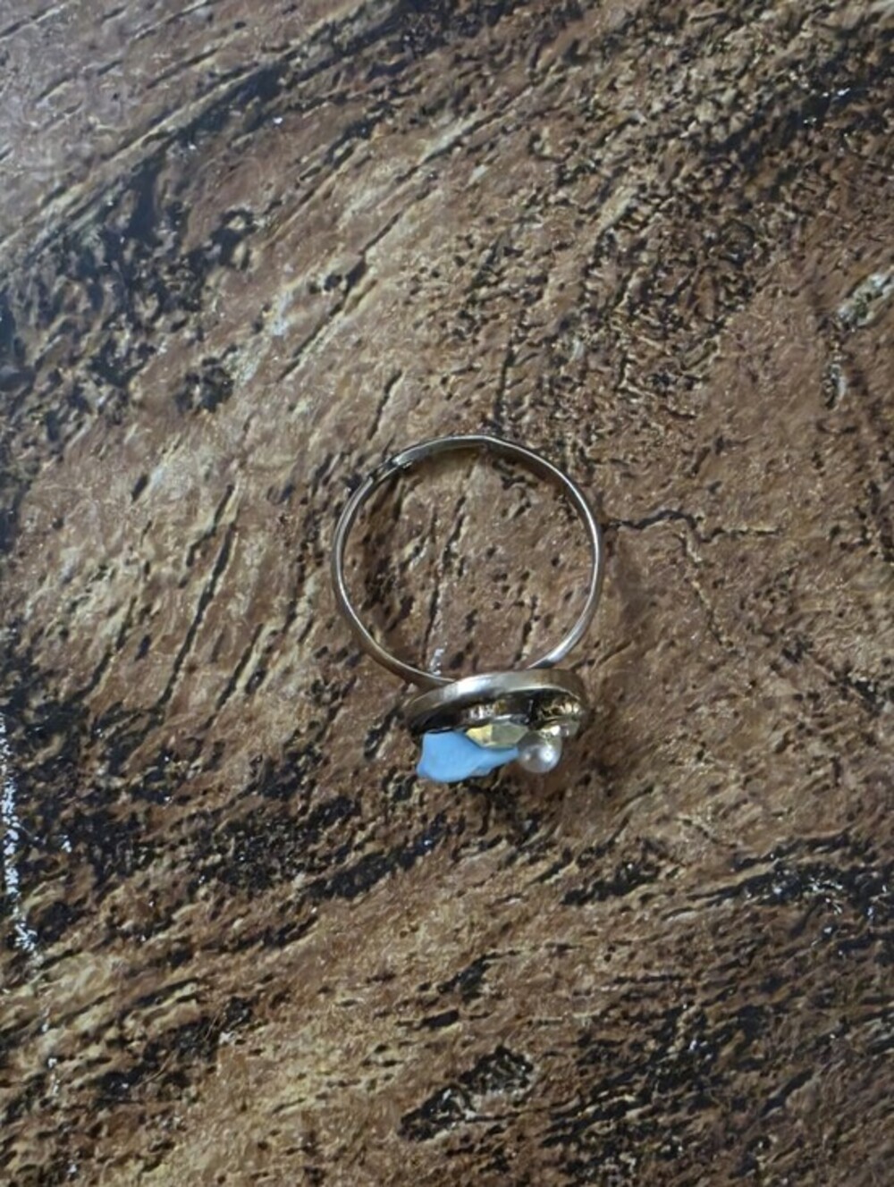 Unique Ring - Picture 2 of 4